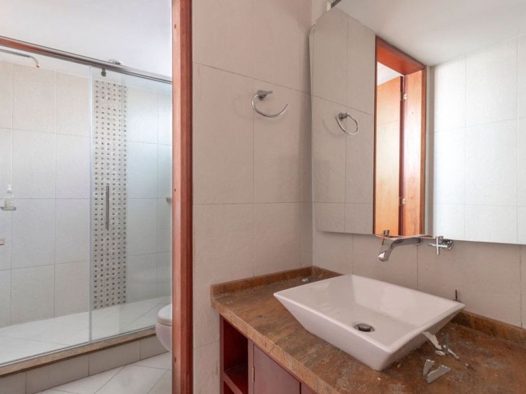 Apartamento de 5 alcobas en venta en Santa Barbara Occidental, Bogotá, 340 m² · foto 19 de 20