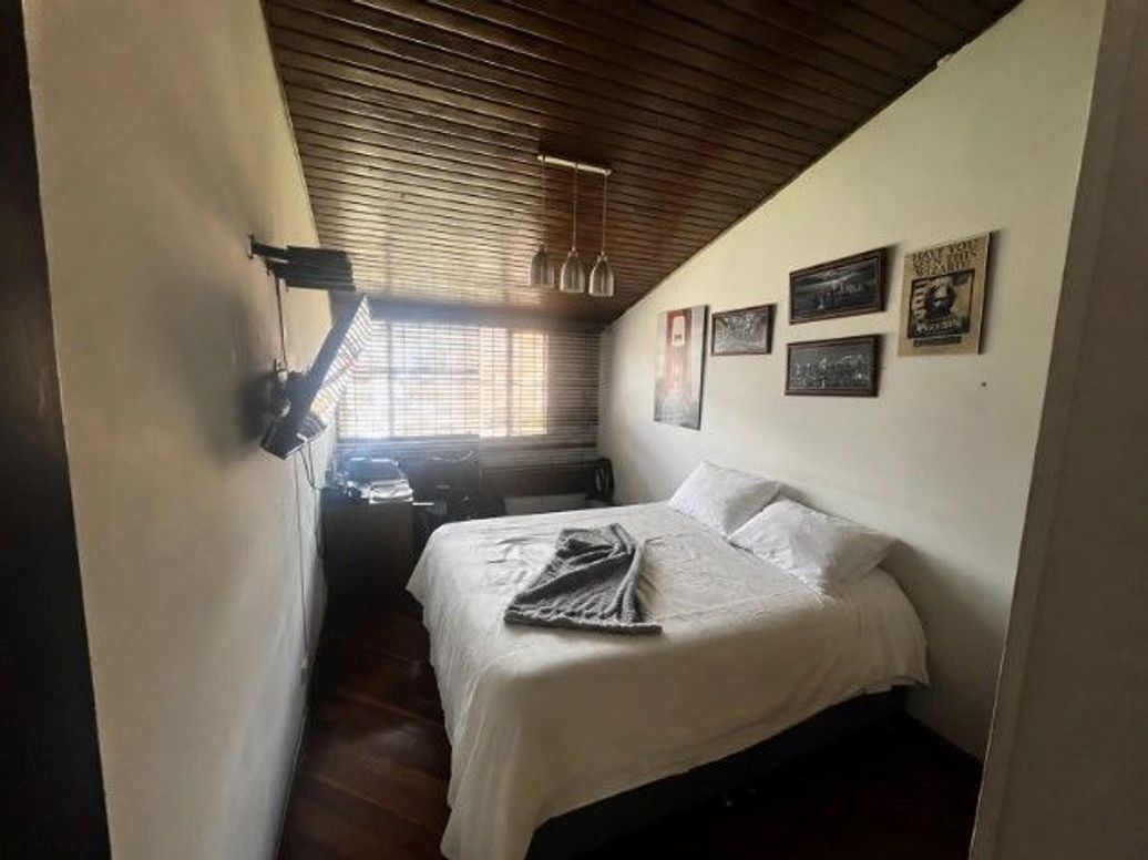 Casa de 5 alcobas en venta en Ub. Cordoba Niza, Bogotá, 270 m² · foto 12 de 20