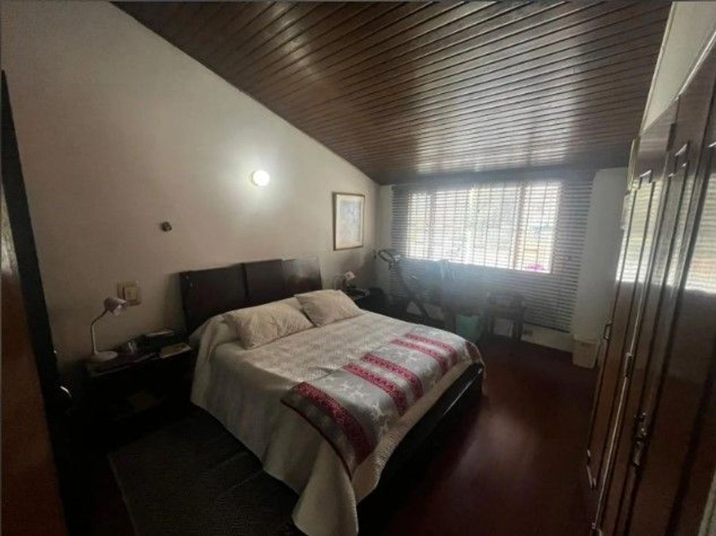 Casa de 5 alcobas en venta en Ub. Cordoba Niza, Bogotá, 270 m² · foto 11 de 20