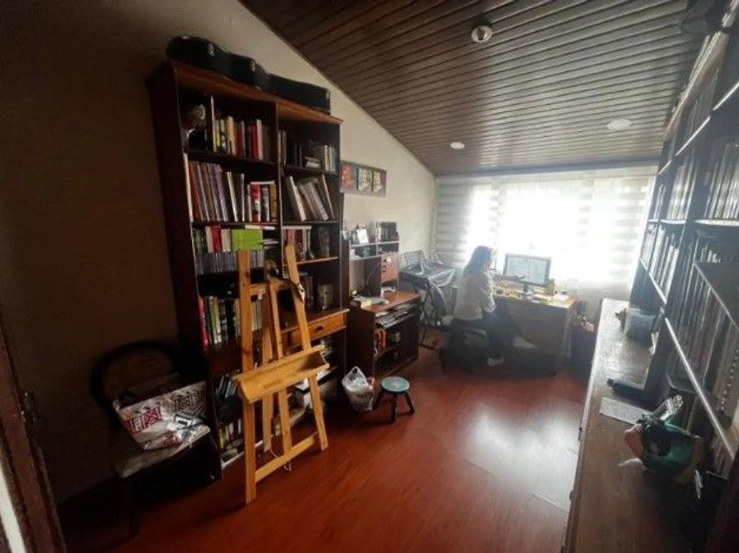 Casa de 5 alcobas en venta en Ub. Cordoba Niza, Bogotá, 270 m² · foto 10 de 20