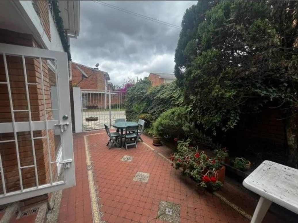 Casa de 5 alcobas en venta en Ub. Cordoba Niza, Bogotá, 270 m² · foto 16 de 20