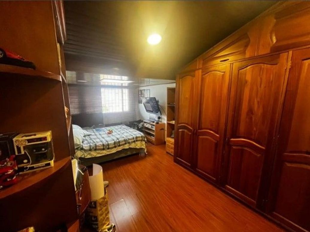 Casa de 5 alcobas en venta en Ub. Cordoba Niza, Bogotá, 270 m² · foto 14 de 20