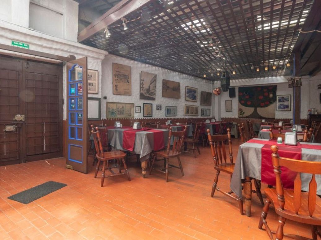 Casa de 14 alcobas en venta en La Portada, Bogotá, 600 m² · foto 2 de 20