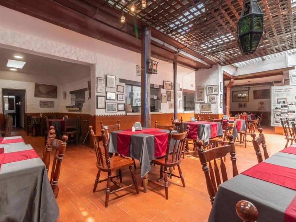 Casa de 14 alcobas en venta en La Portada, Bogotá, 600 m² · foto 3 de 20
