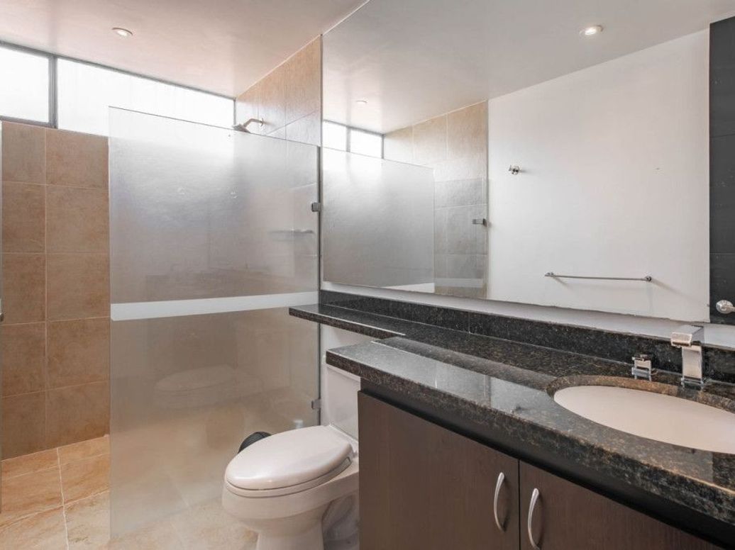 Apartamento de 3 alcobas en arriendo en Cedritos, Bogotá, 360 m² · foto 18 de 20
