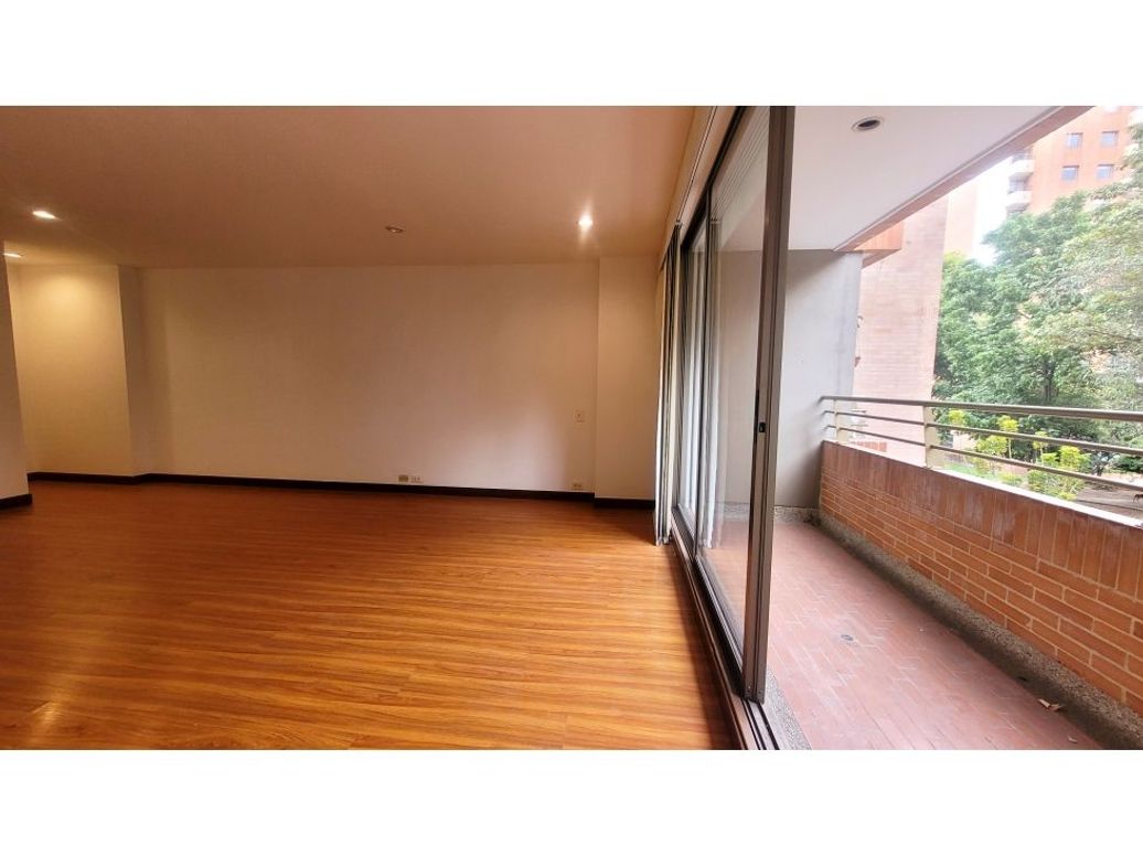 Apartamento de 3 alcobas en venta en Belmira, Bogotá, 127 m² · foto 4 de 20