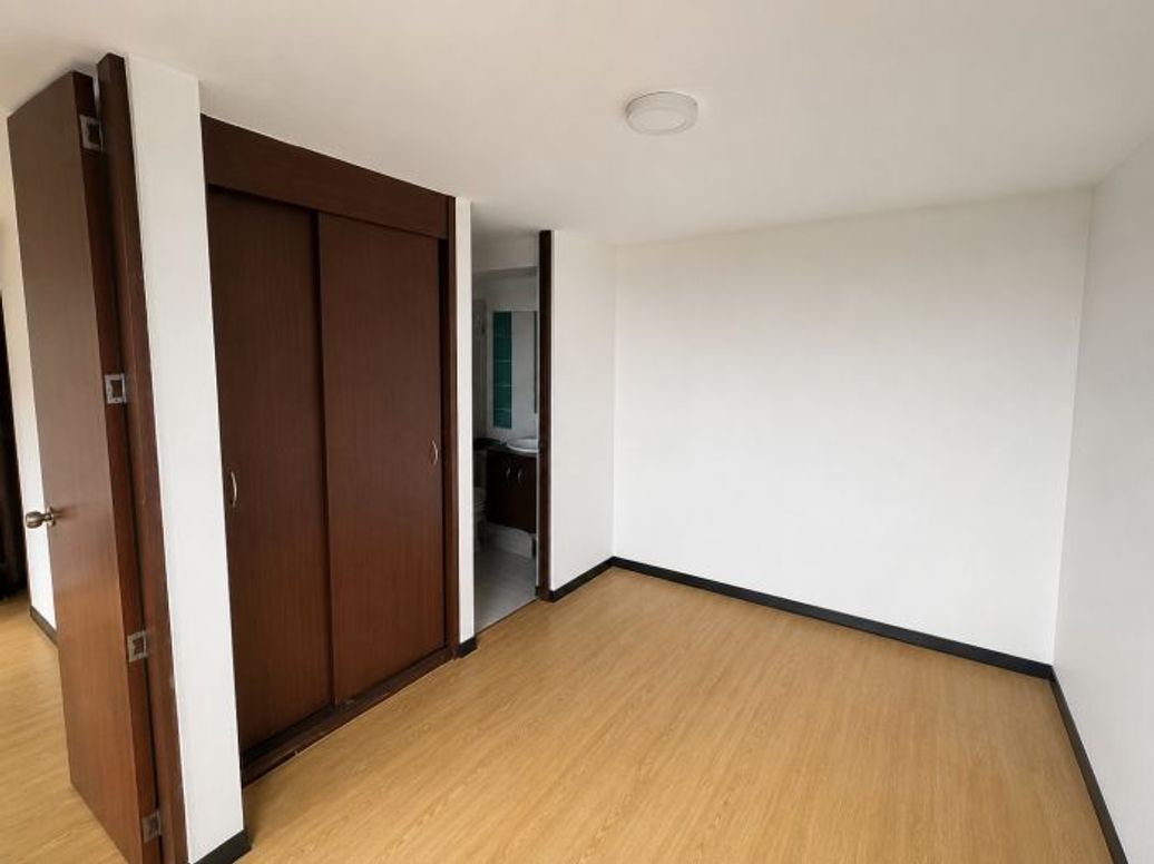 Apartamento de 3 alcobas en venta en El Castillo, Bogotá, 57 m² · foto 9 de 20