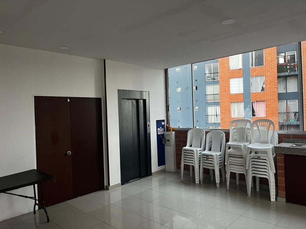 Apartamento de 3 alcobas en venta en El Castillo, Bogotá, 57 m² · foto 19 de 20