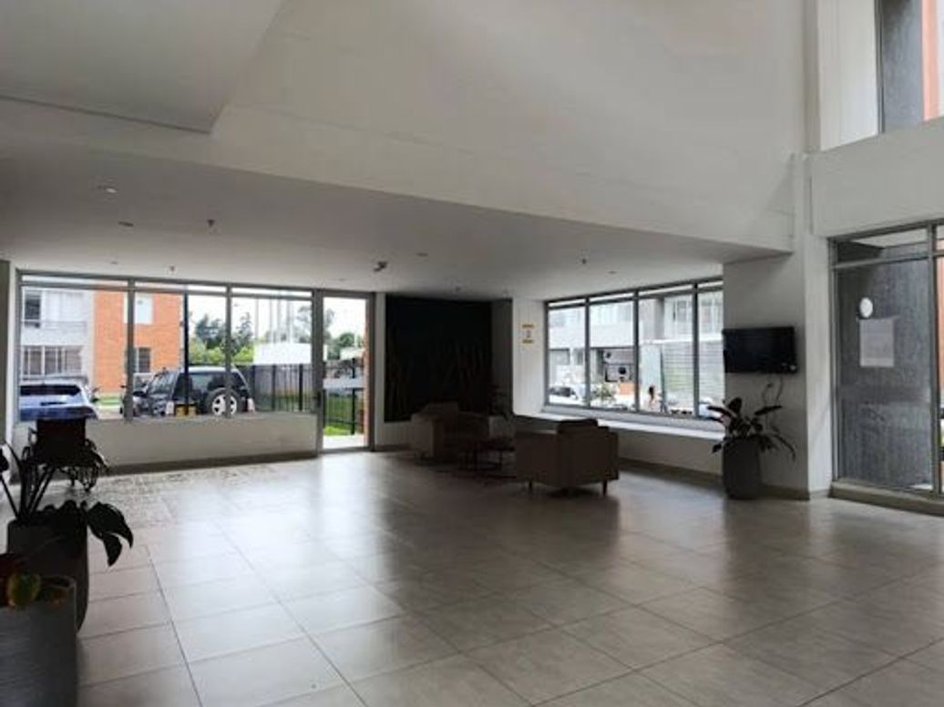 Apartamento de 2 alcobas en venta en Lago De Suba, Bogotá, 46 m² · foto 3 de 16