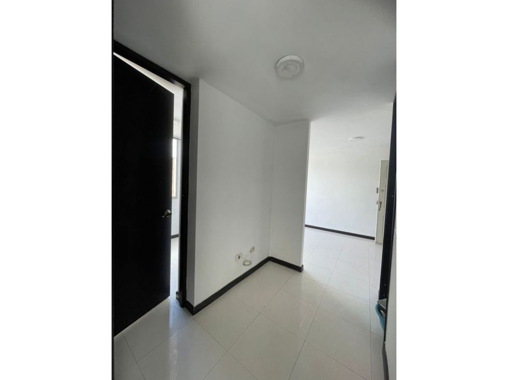 Apartamento en arriendo en Castilla, Bogotá · foto 5 de 13