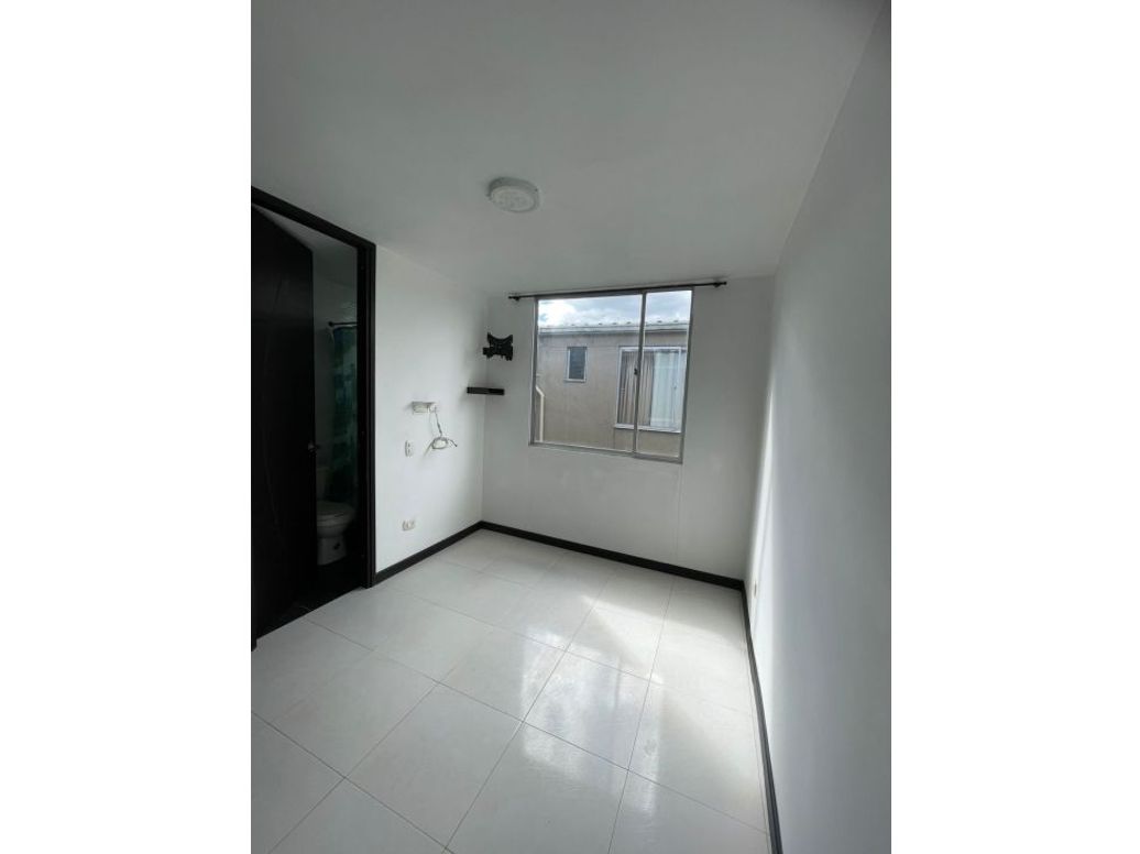 Apartamento en arriendo en Castilla, Bogotá · foto 7 de 13