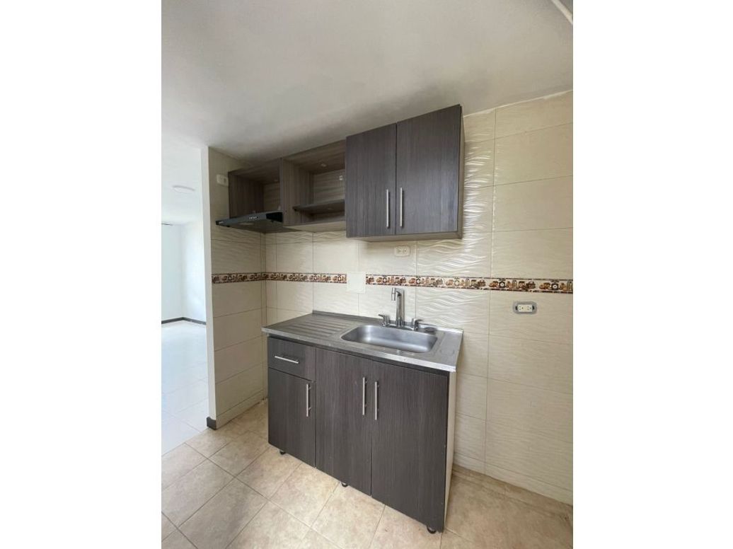 Apartamento en arriendo en Castilla, Bogotá · foto 11 de 13