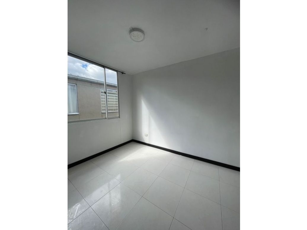 Apartamento en arriendo en Castilla, Bogotá · foto 8 de 13