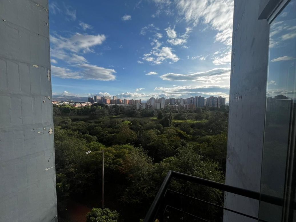 Apartamento de 3 alcobas en venta en El Castillo, Bogotá, 57 m² · foto 3 de 17