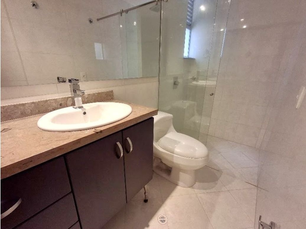 Apartamento de 3 alcobas en venta en Molinos Norte, Bogotá, 210 m² · foto 16 de 20