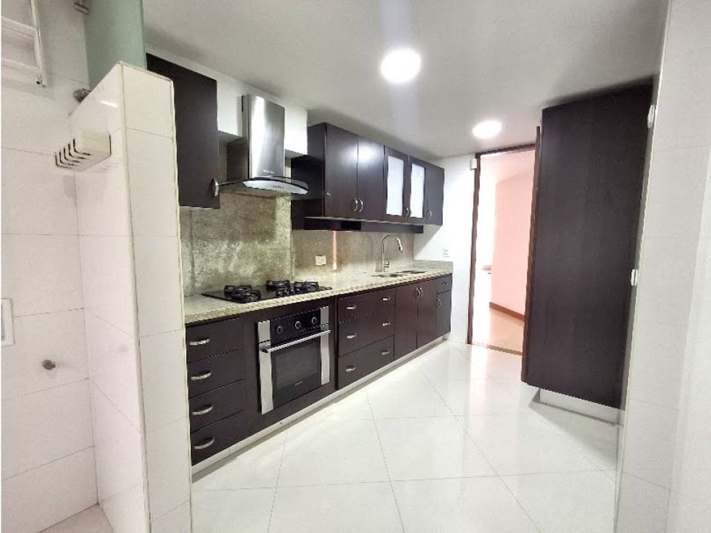 Apartamento de 3 alcobas en venta en Molinos Norte, Bogotá, 210 m² · foto 7 de 20