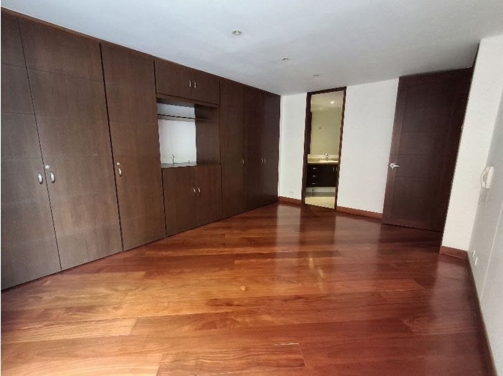 Apartamento de 3 alcobas en venta en Molinos Norte, Bogotá, 210 m² · foto 12 de 20