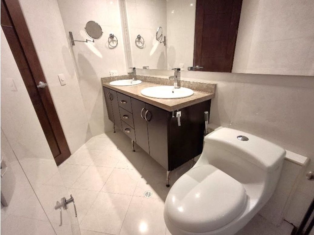 Apartamento de 3 alcobas en venta en Molinos Norte, Bogotá, 210 m² · foto 15 de 20