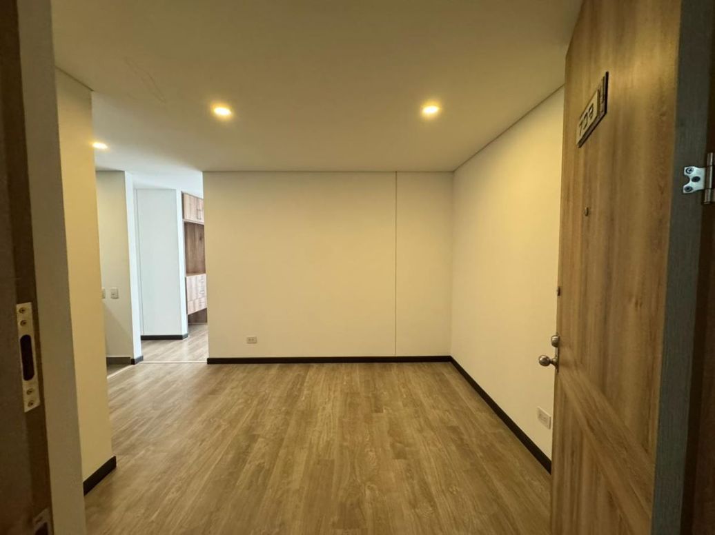 Apartamento de 1 alcoba en venta en Chapinero Central, Bogotá, 41 m² · foto 2 de 20
