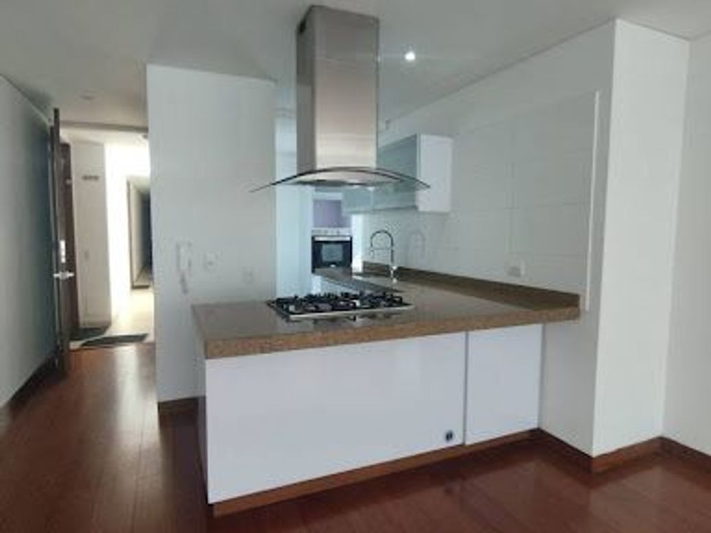 Apartamento de 2 alcobas en venta en Santa Barbara Oriental, Bogotá, 72 m² · foto 7 de 20