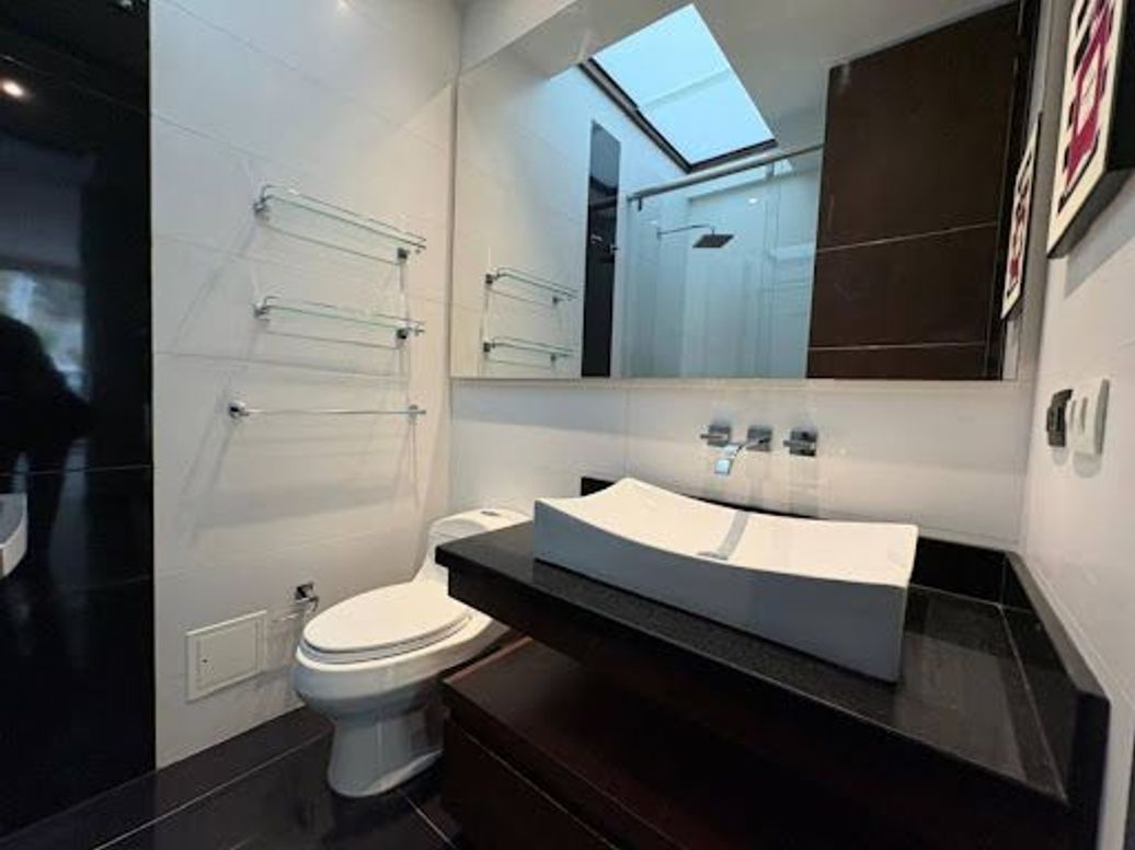 Apartamento de 2 alcobas en venta en Chico Oriental, Bogotá, 158 m² · foto 12 de 20