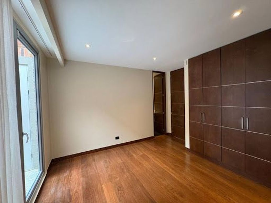 Apartamento de 2 alcobas en venta en Chico Oriental, Bogotá, 158 m² · foto 17 de 20
