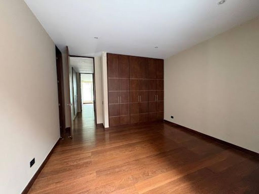 Apartamento de 2 alcobas en venta en Chico Oriental, Bogotá, 158 m² · foto 18 de 20