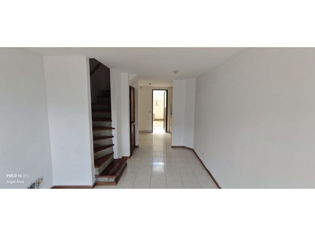 Casa en Arriendo y Venta sector Loma del Indio Medellín en Loma Del Indio