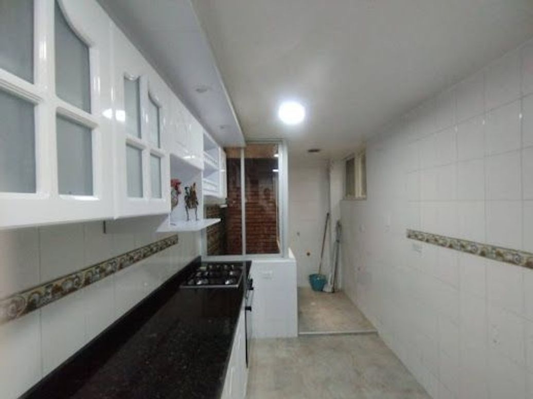 Apartamento de 2 alcobas en venta en Quinta Paredes, Bogotá, 68 m² · foto 11 de 19