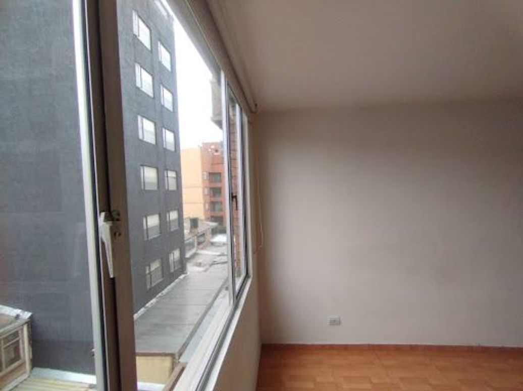 Apartamento de 2 alcobas en venta en Quinta Paredes, Bogotá, 68 m² · foto 19 de 19