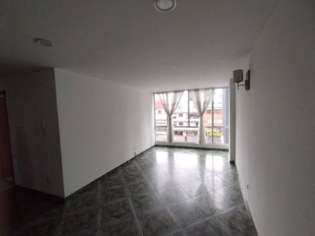 Apartamento de 2 alcobas en venta en Quinta Paredes, Bogotá, 68 m² · foto 4 de 19