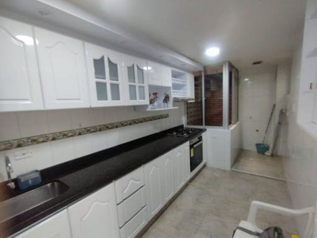 Apartamento de 2 alcobas en venta en Quinta Paredes, Bogotá, 68 m² · foto 13 de 19