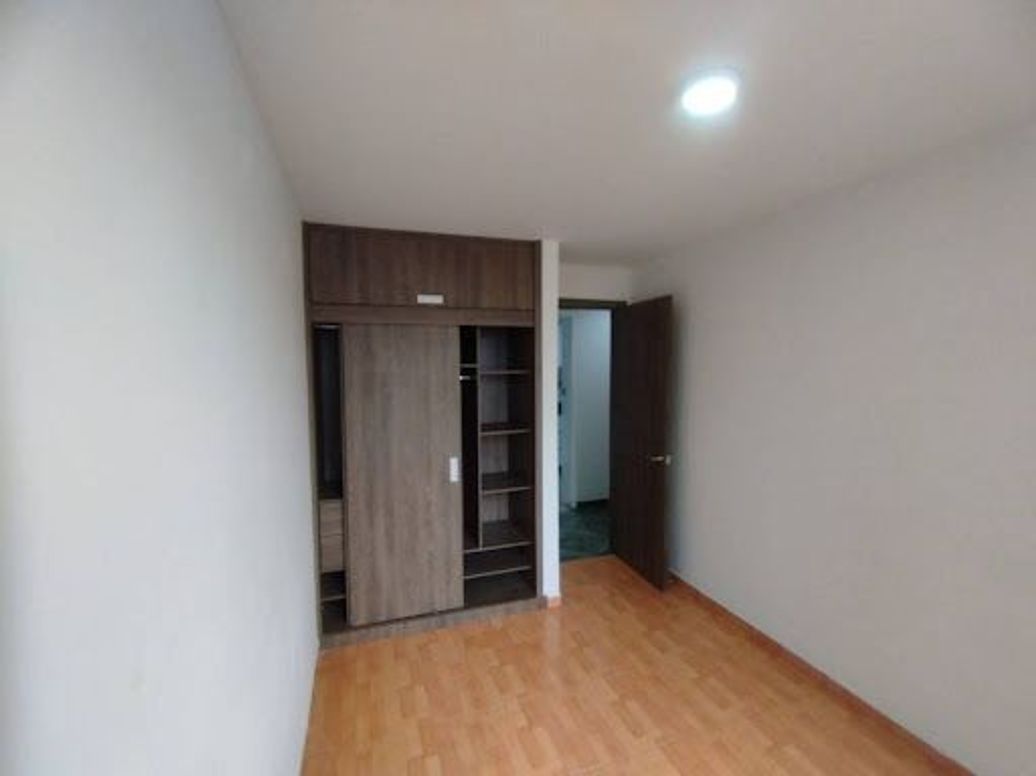 Apartamento de 2 alcobas en venta en Quinta Paredes, Bogotá, 68 m² · foto 9 de 19