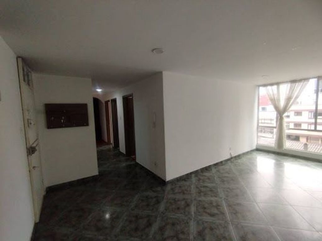 Apartamento de 2 alcobas en venta en Quinta Paredes, Bogotá, 68 m² · foto 3 de 19