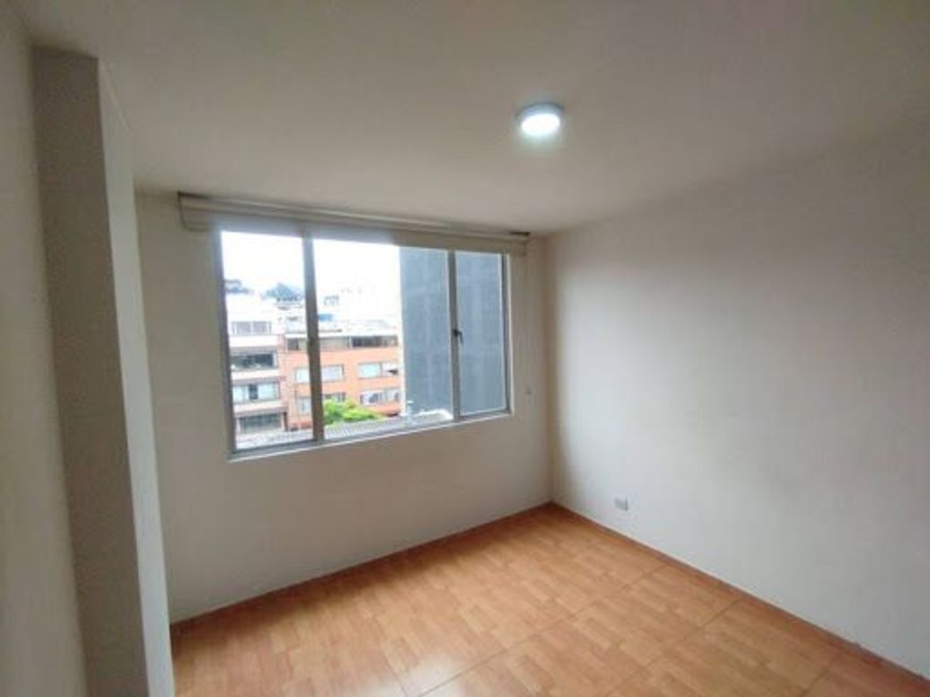 Apartamento de 2 alcobas en venta en Quinta Paredes, Bogotá, 68 m² · foto 17 de 19