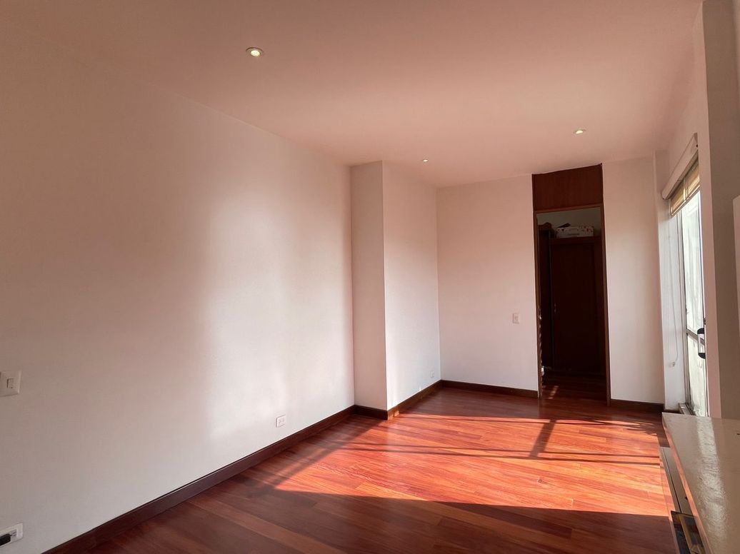 Apartamento de 4 alcobas en venta en La Esperanza, Bogotá, 133 m² · foto 3 de 20