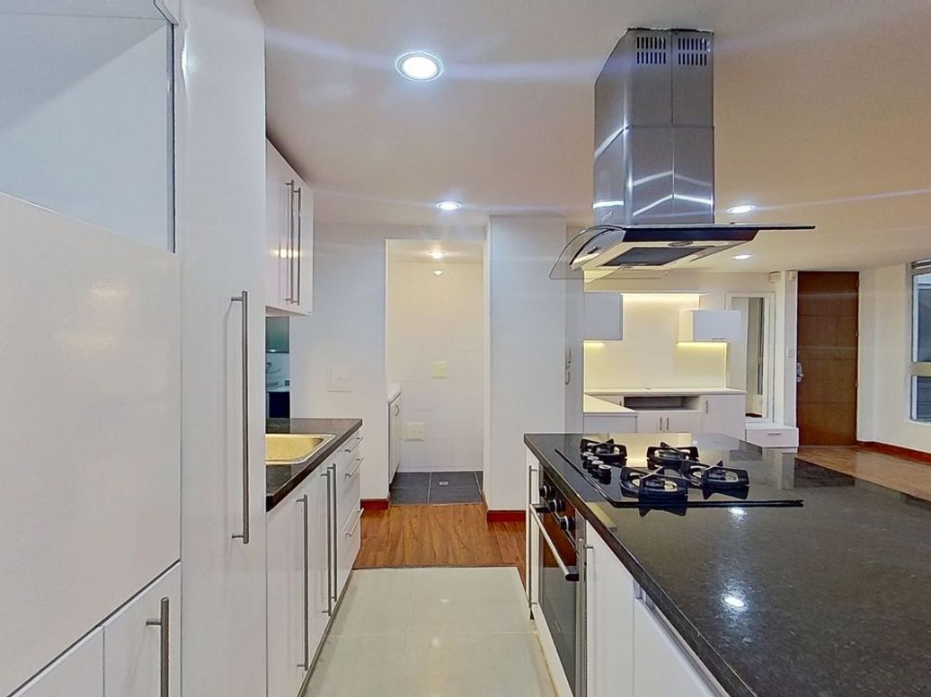 Apartamento de 2 alcobas en venta en Santa Barbara Central, Bogotá, 83 m² · foto 16 de 20