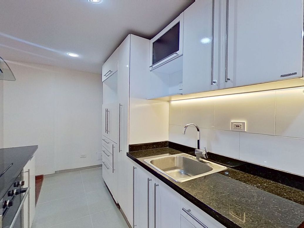 Apartamento de 2 alcobas en venta en Santa Barbara Central, Bogotá, 83 m² · foto 13 de 20