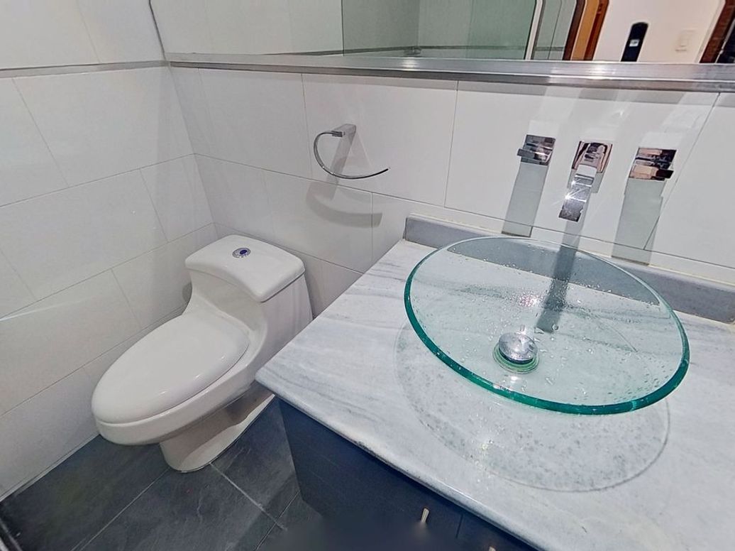 Apartamento de 2 alcobas en venta en Santa Barbara Central, Bogotá, 83 m² · foto 8 de 20