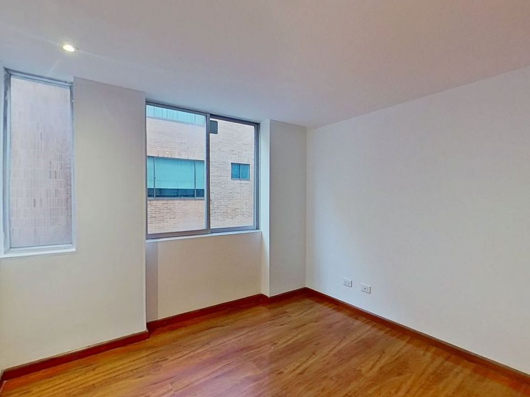 Apartamento de 2 alcobas en venta en Santa Barbara Central, Bogotá, 83 m² · foto 2 de 20