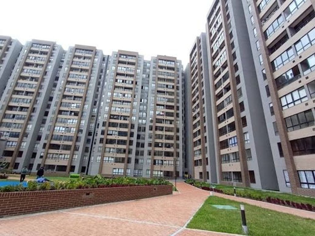 Apartamento en arriendo en San José De Bavaria, Bogotá · foto 3 de 18