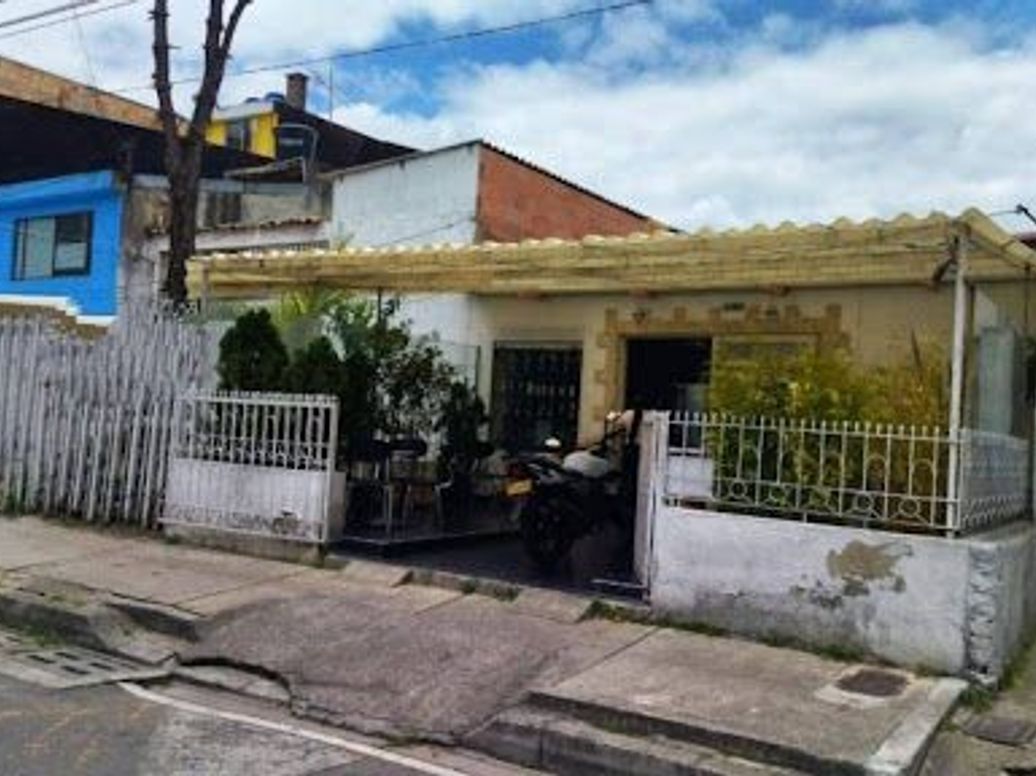 Casa de 6 alcobas en venta en San Cipriano, Bogotá, 155 m² · foto 5 de 6