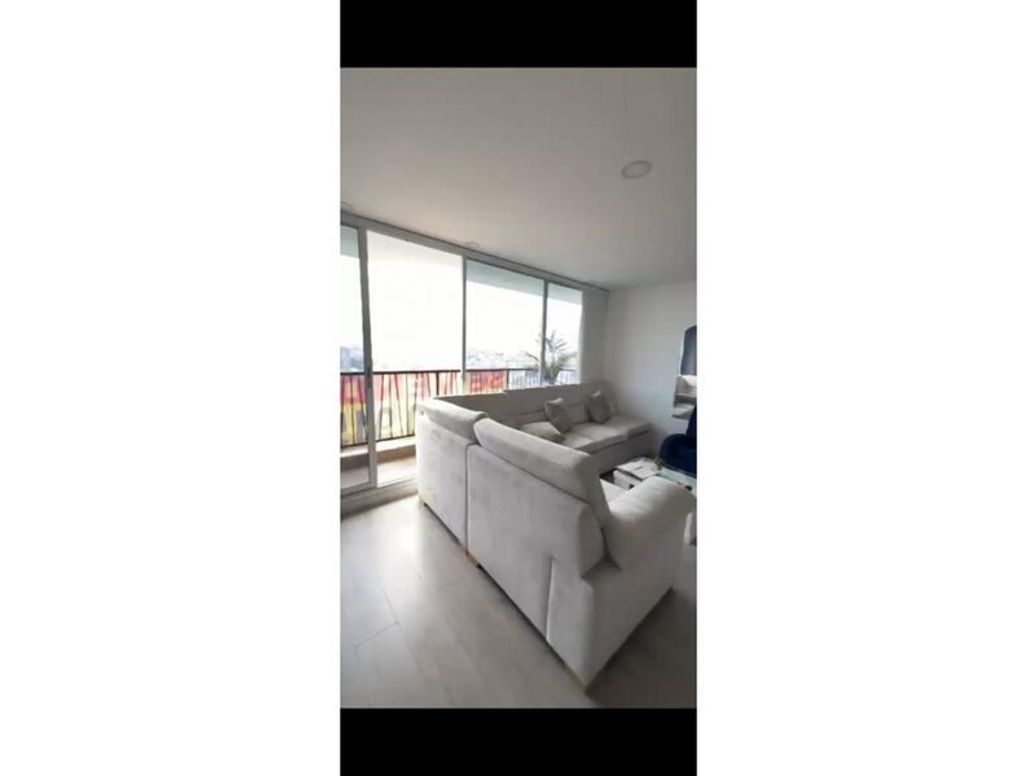 Apartamento de 3 alcobas en venta en Ricaurte, Bogotá, 79 m² · foto 4 de 20