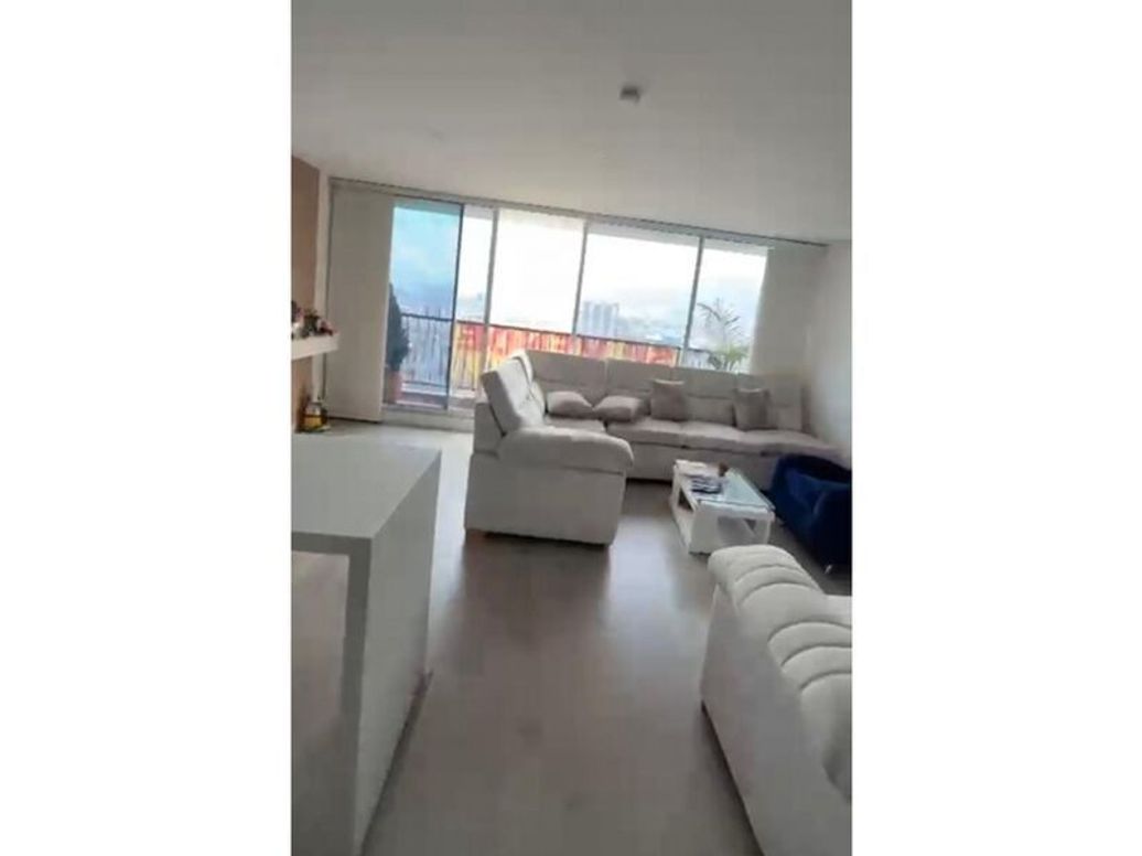 Apartamento de 3 alcobas en venta en Ricaurte, Bogotá, 79 m² · foto 3 de 20