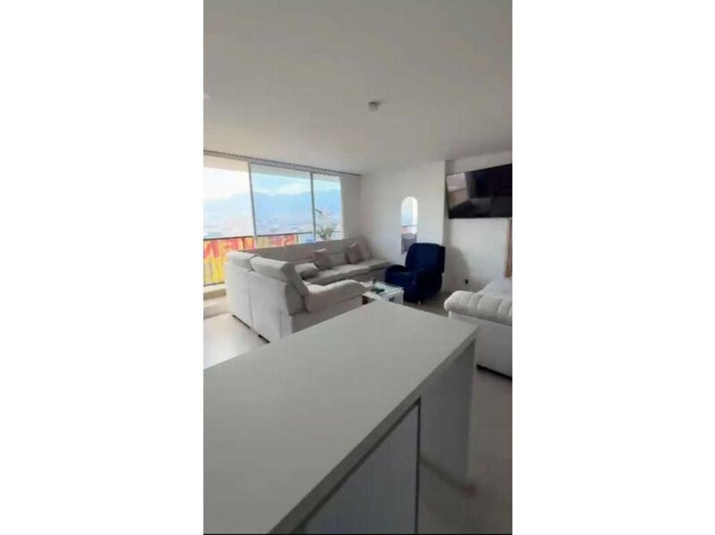 Apartamento de 3 alcobas en venta en Ricaurte, Bogotá, 79 m² · foto 2 de 20