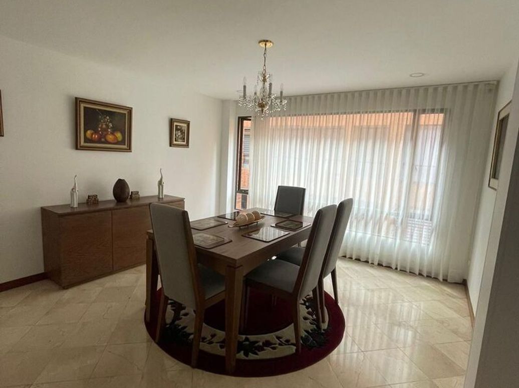 Apartamento de 3 alcobas en venta en San Patricio, Bogotá, 170 m² · foto 4 de 11