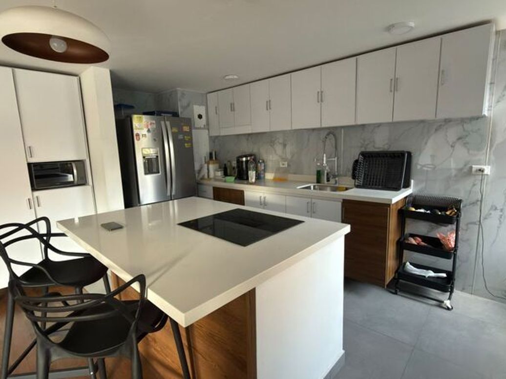 Apartamento de 4 alcobas en arriendo en El Nogal, Bogotá, 160 m² · foto 4 de 5