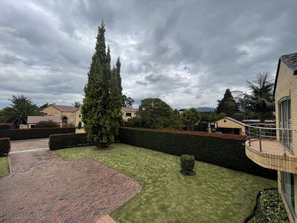 Casa de 4 alcobas en venta en Casa Blanca, Bogotá, 435 m² · foto 5 de 20