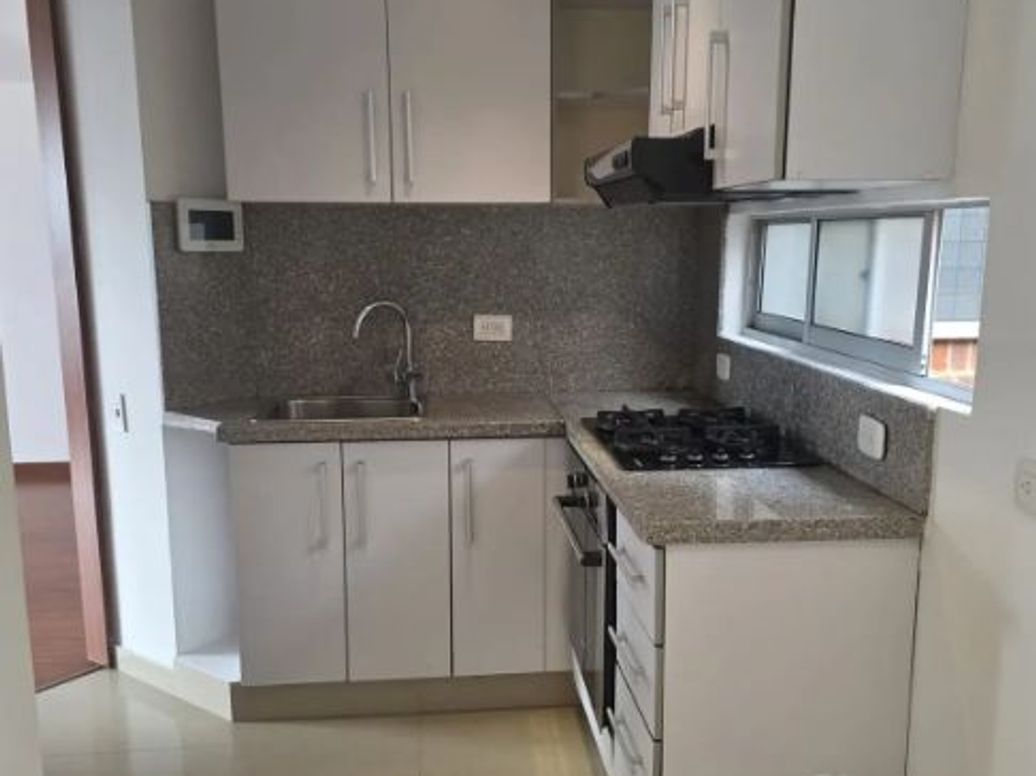 Apartaestudio en venta en Los Cedritos, Bogotá, 43 m² · foto 8 de 18