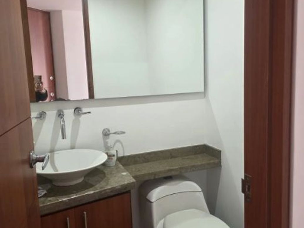 Apartaestudio en venta en Los Cedritos, Bogotá, 43 m² · foto 11 de 18